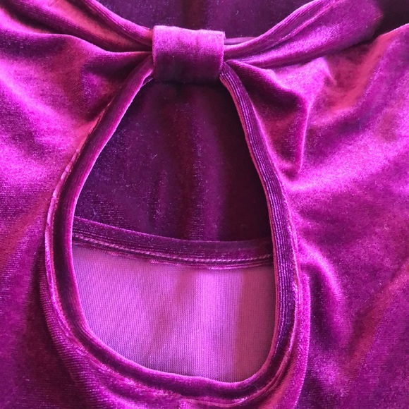 Love Fire velvet fitted top with keyhole back sz S - Picture 7 of 7